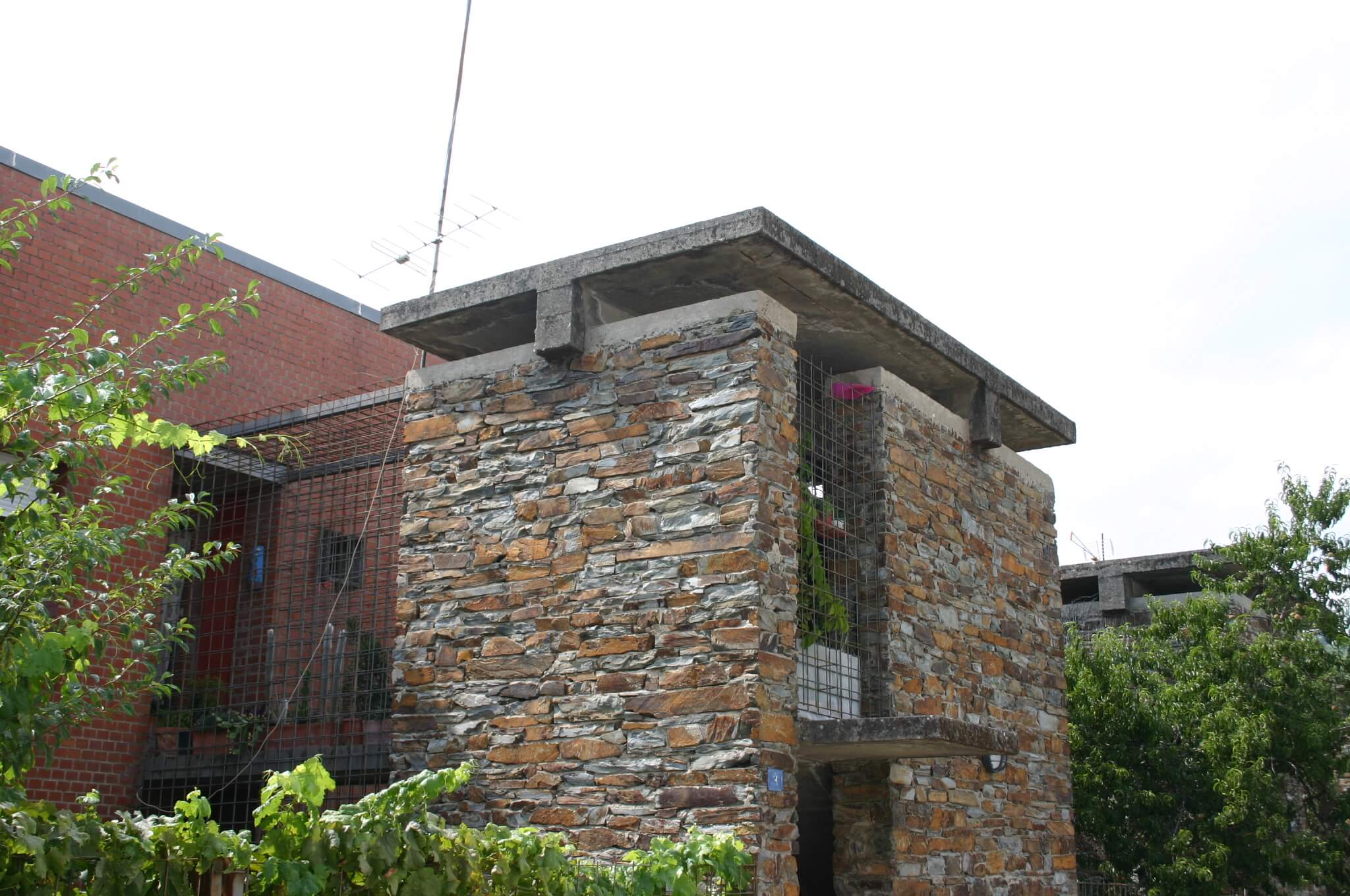 Construcción finalizada de una vivienda en Las Hurdes con diseño contemporáneo